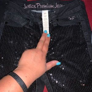 8 girl jeans. Black pair are new but no tag.